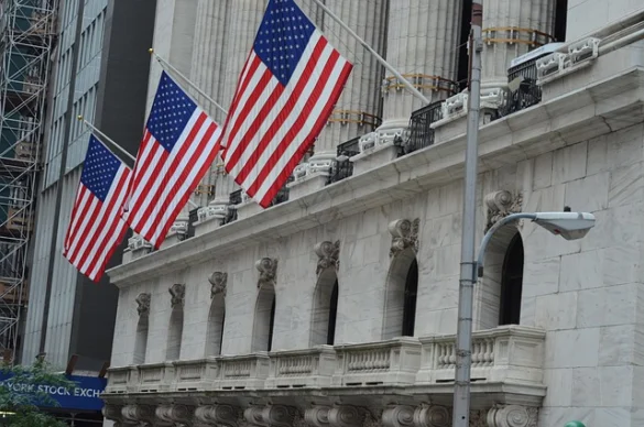 A Visitors' Guide to a Wall Street Institution: La Bolsa de Valores