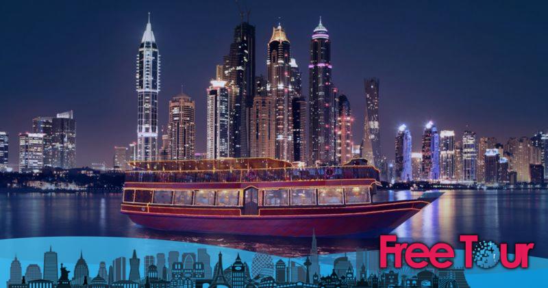 Crucero Dhow en la Marina Crucero Dhow en la Marina