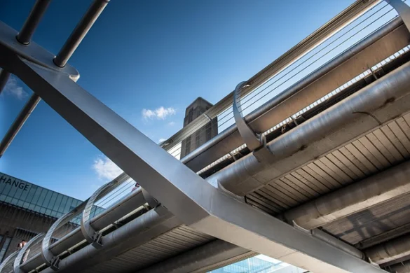 El Puente del Milenio (también conocido como el Puente Bamboleante) - ¿Destruido por los Agonizantes?