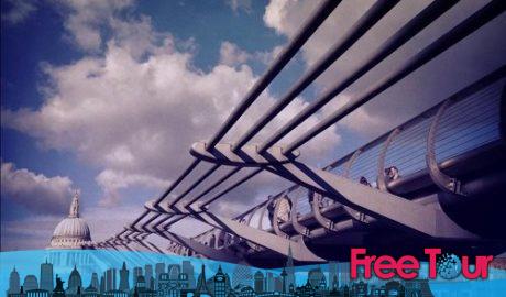 El Puente del Milenio (también conocido como el Puente Bamboleante) - ¿Destruido por los Agonizantes? El Puente del Milenio (también conocido como el Puente Bamboleante) - ¿Destruido por los Agonizantes?