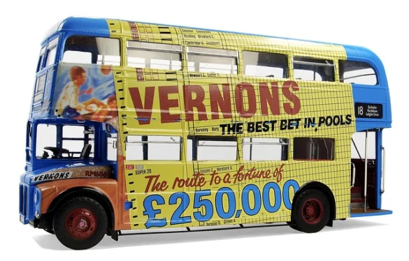 Los mejores autobuses de Londres para subir y bajar y mucho más