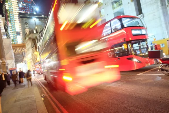 Los mejores autobuses de Londres para subir y bajar y mucho más