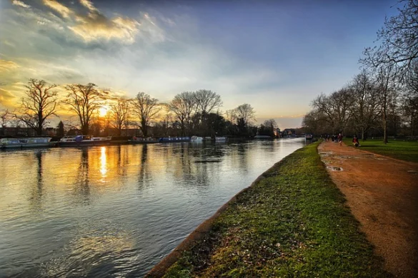 Paseo autoguiado por el río Támesis