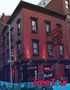 recorrido historico por los bares de la ciudad de nueva york 2 235x300 - Recorrido histórico por los bares de la ciudad de Nueva York