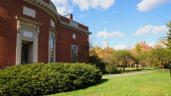 Recorrido por la Universidad de Harvard | Autoguiado