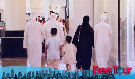 Ropa tradicional emiratí Ropa tradicional emiratí