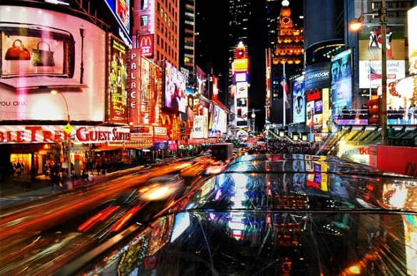Teatro Broadway vs. Teatro Off Broadway