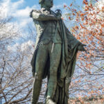 Todo sobre las estatuas en Lafayette Square