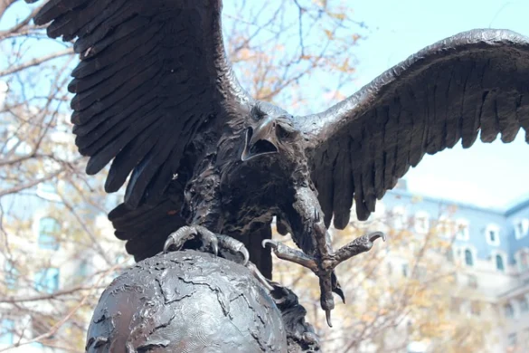 Todo sobre las estatuas en Lafayette Square