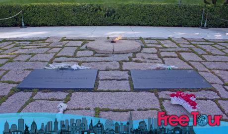 Tour Autoguiado: Notables mujeres enterradas en el Cementerio Nacional de Arlington Tour Autoguiado: Notables mujeres enterradas en el Cementerio Nacional de Arlington
