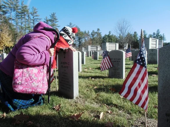 Tour Autoguiado: Notables mujeres enterradas en el Cementerio Nacional de Arlington