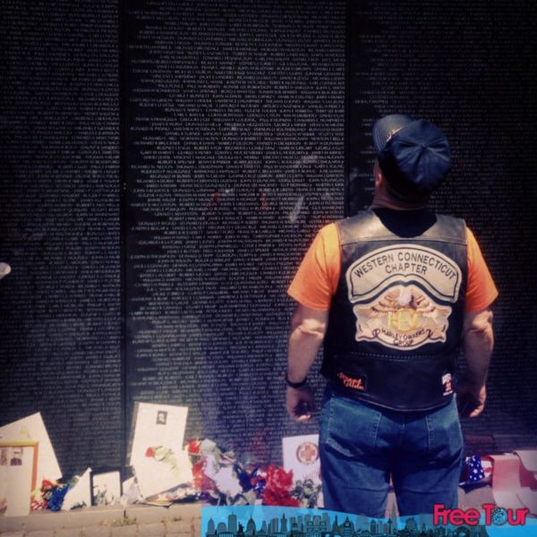 Vietnam Veterans Memorial (el Muro) - Una Guía para el Visitante Vietnam Veterans Memorial (el Muro) - Una Guía para el Visitante