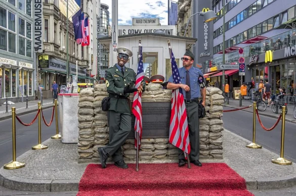 Visitar el Checkpoint Charlie y el Checkpoint Charlie Museum