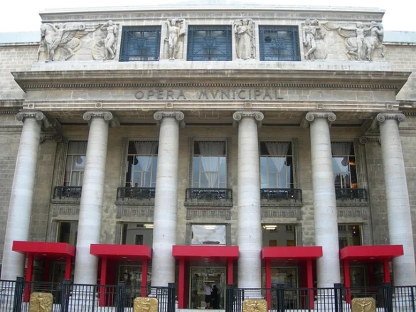 Visite el Teatro Apolo en Harlem
